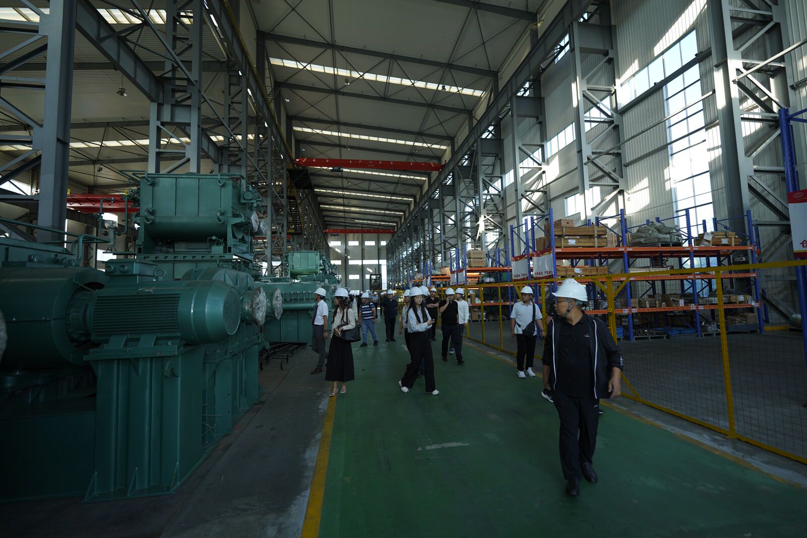 2024年（第十六屆）中國鋁用炭素年會暨碳材料發(fā)展論壇嘉賓蒞臨山東華鵬重工有限公司參觀指導(dǎo)