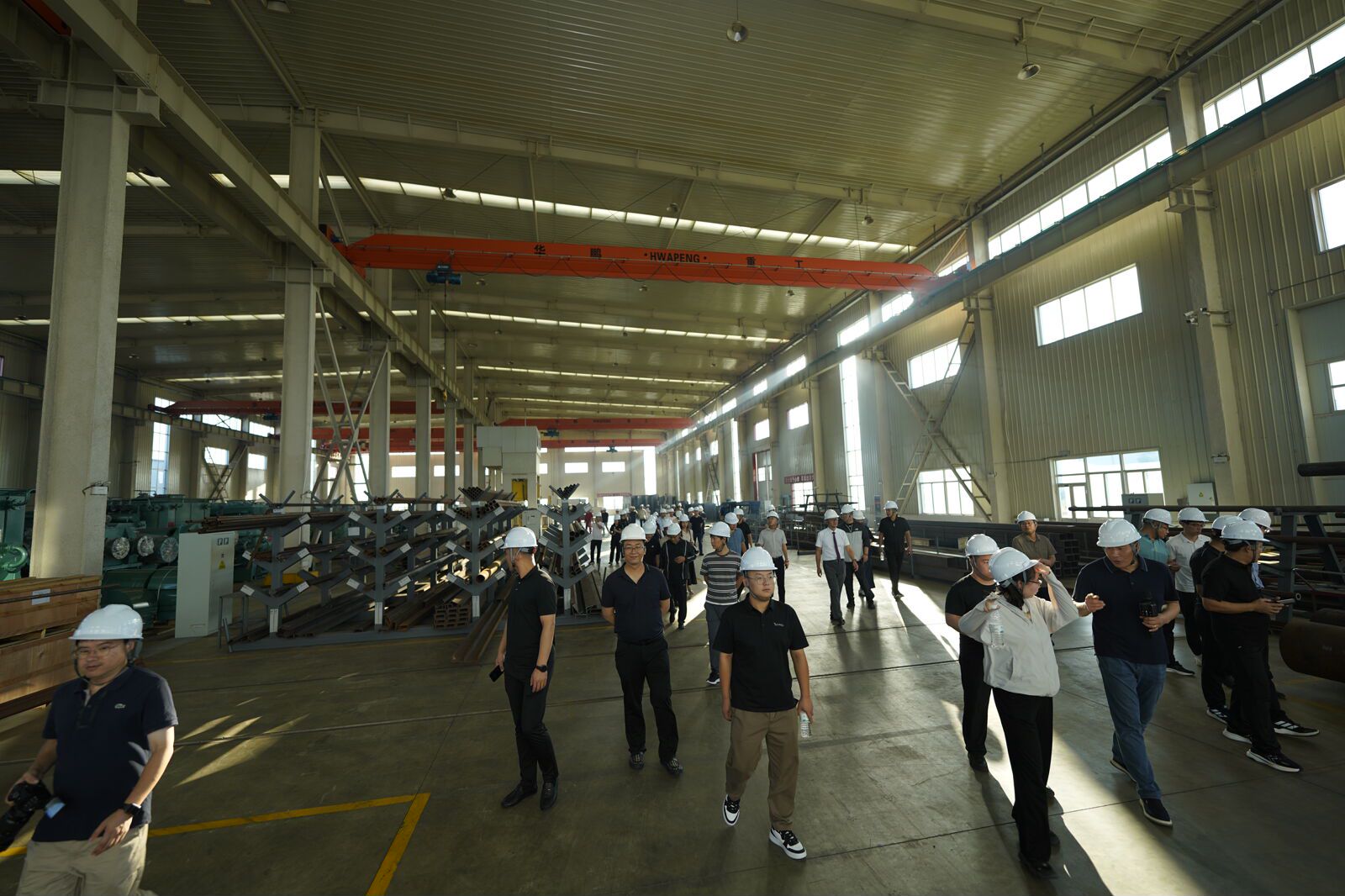 2024年（第十六屆）中國鋁用炭素年會暨碳材料發(fā)展論壇嘉賓蒞臨山東華鵬重工有限公司參觀指導(dǎo)